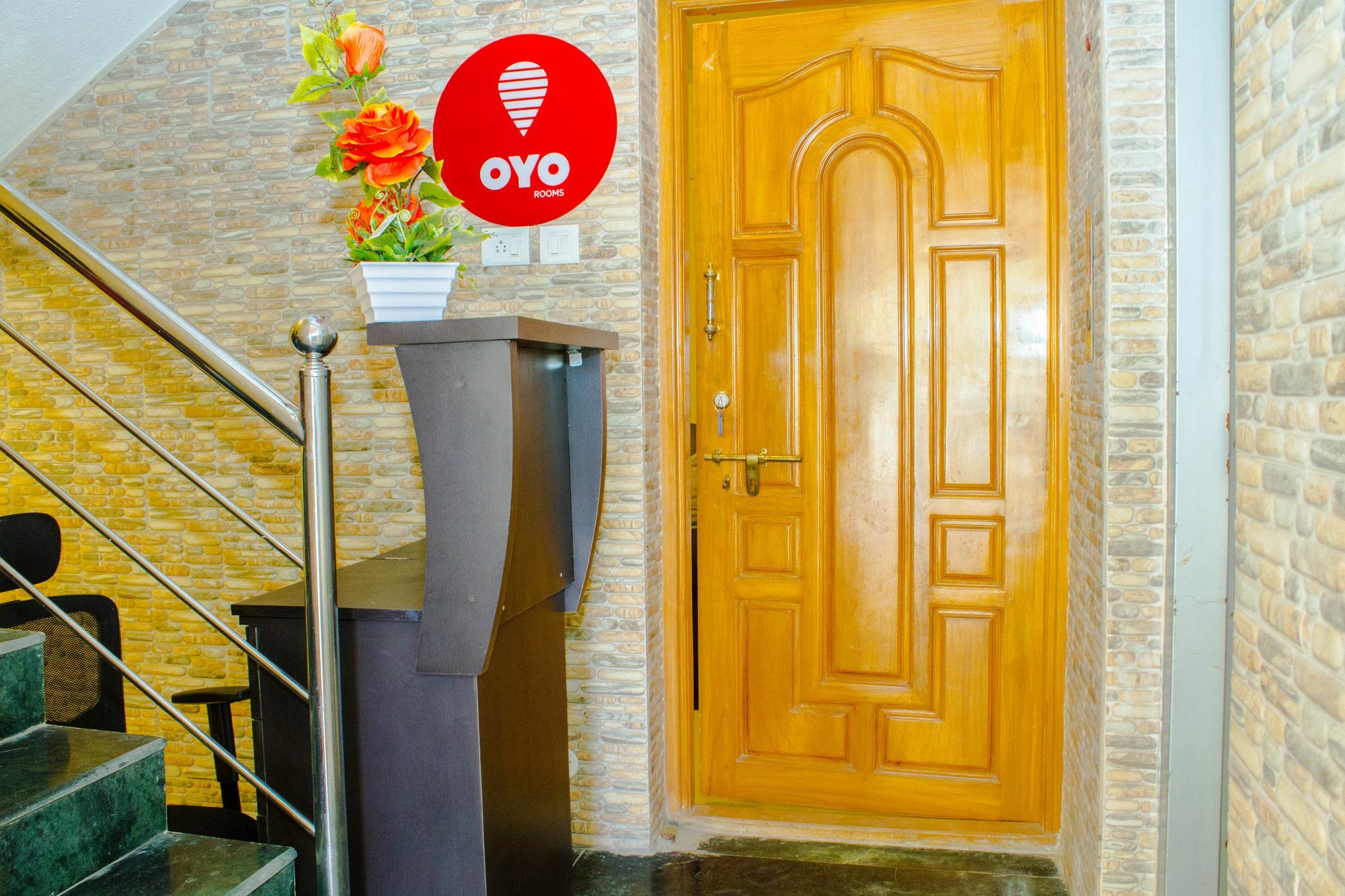 Oyo 6654 Neighbour Inn Chennai Ngoại thất bức ảnh